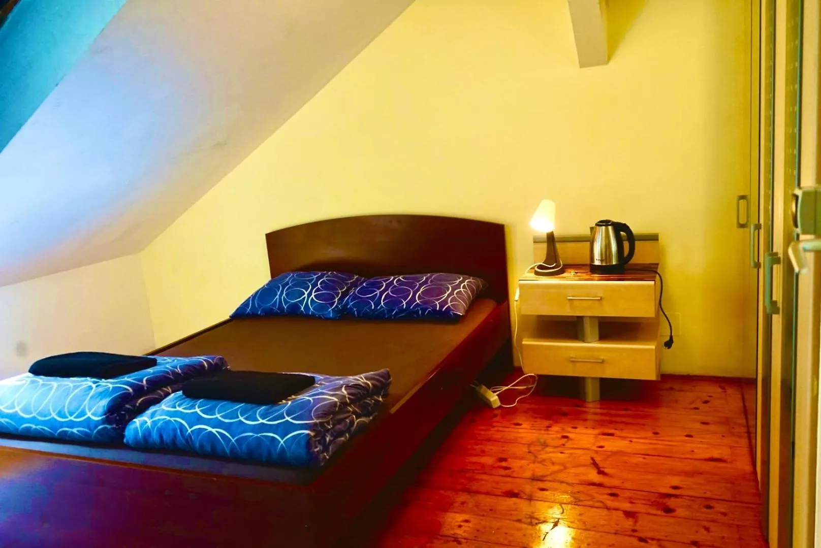 Schoepfwerk Hostel 10 Vienna Homestay